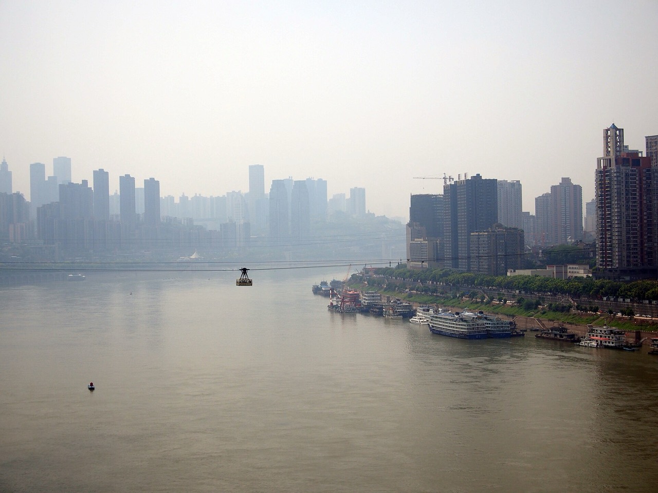 The Yangtze River Cableway crossing towards the Yuzhong peninsula, Chongqing
