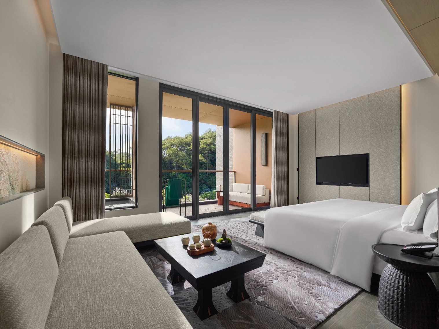 King room interior at Banyan Tree Mount Emei